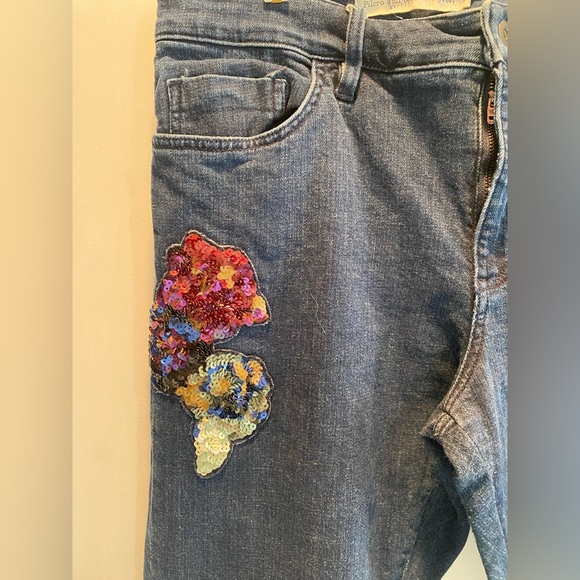 Anthropologie- Pilcro- Slim Boyfriend, Engineered Floral Sequin Detail, Size 31 - Picture 7 of 15